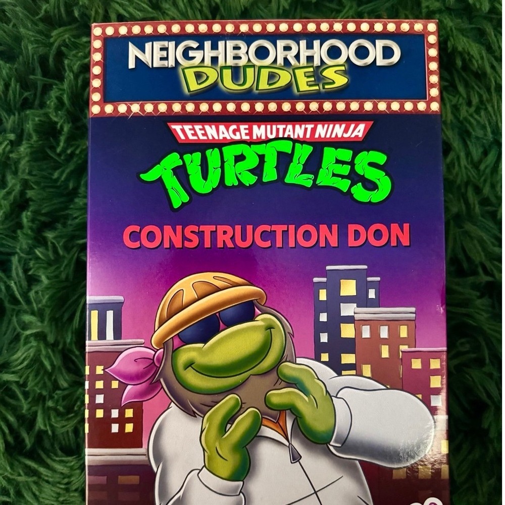 NECA TMNT Neighborhood Dudes: Construction Don 7' Donatello Figure 2026